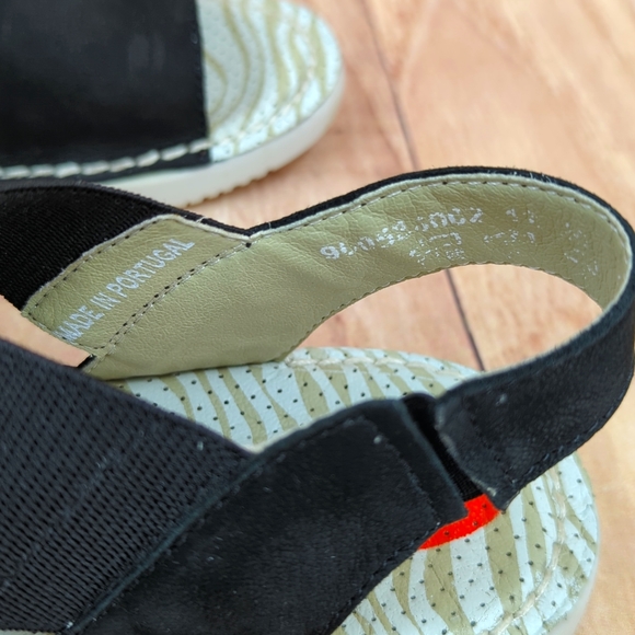 SOFTINO Tin Sandals Black Cross Strap Nubuck Comfort EU 38 - Picture 8 of 11